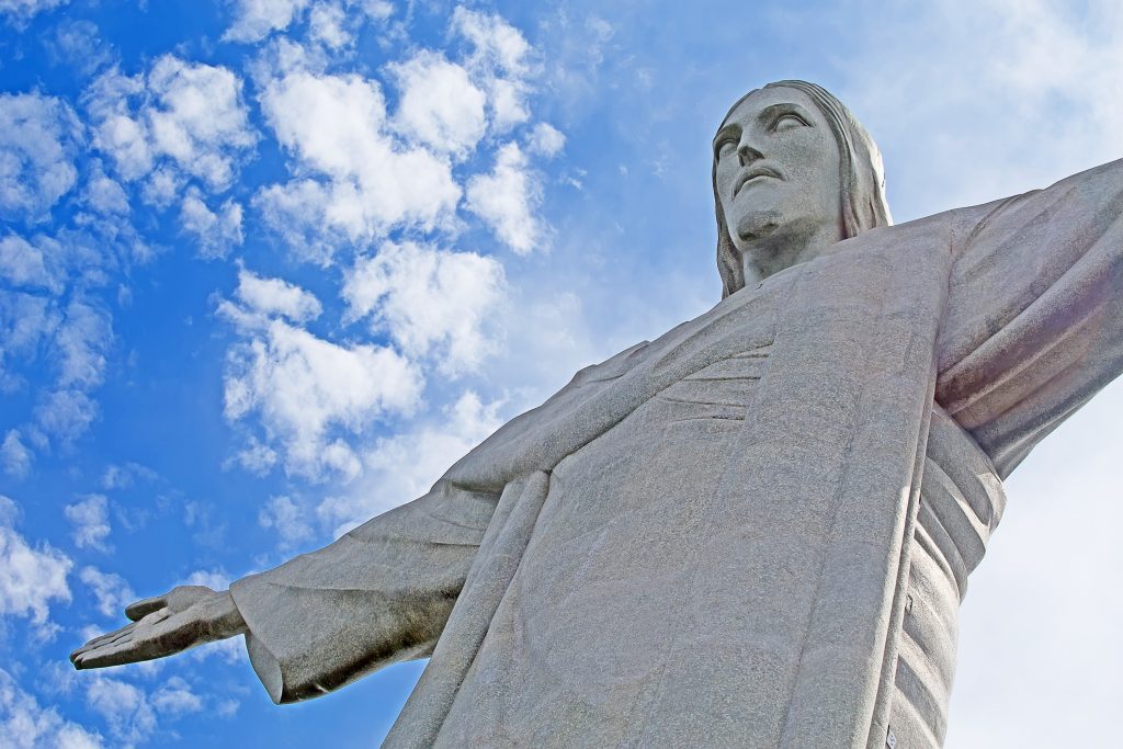 Experience the impressive statue of Christ the Redeemer in Rio de Janeiro
