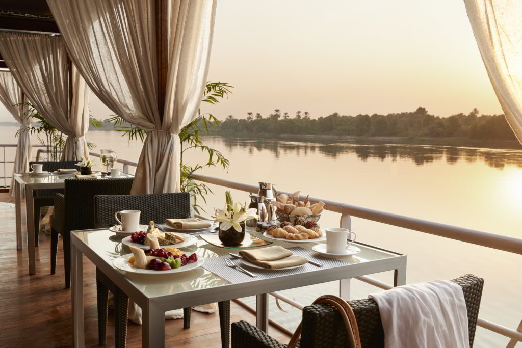 Enjoy a romantic dinner on your nile cruise