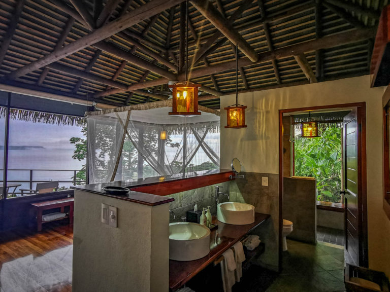 Lapa Rios villa bathroom