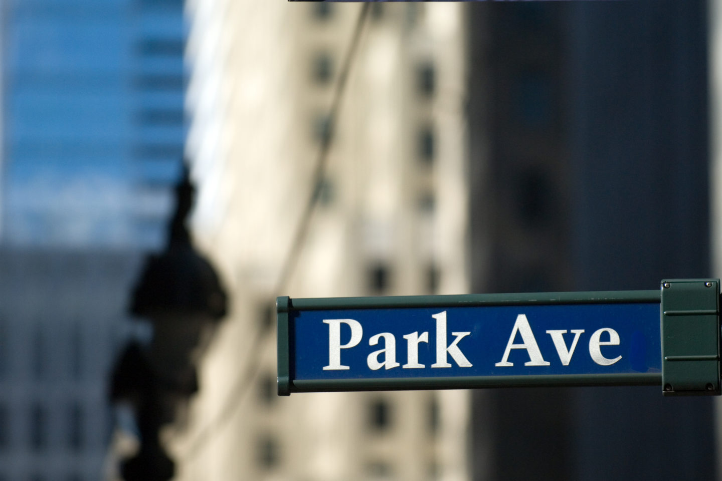 A street plaque to park avenue New York USA