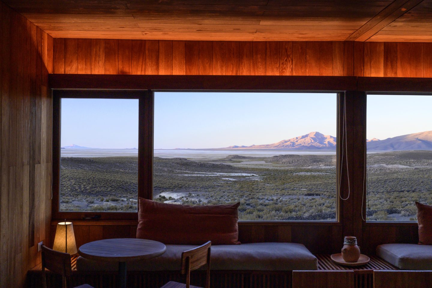 inspiration-bolivia-lodge-interior-windows-landscape-view